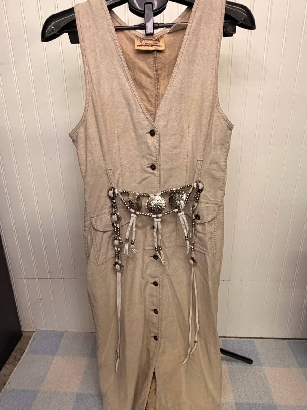 Sleeveless Beige Button-Front Midi Dress with Concho Accent